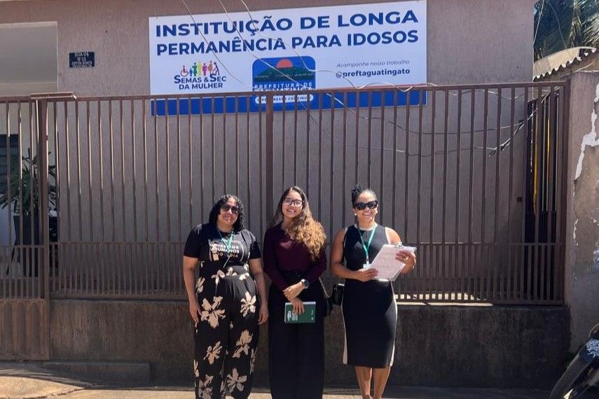 Inspeções realizadas pela defensora pública Patrícia Araújo de Brito (centro), acompanhada pela assessora jurídica Marilene Barbosa dos Santos (E) e pela assistente social Leusimara Cirqueira Evangelista Valente (D)