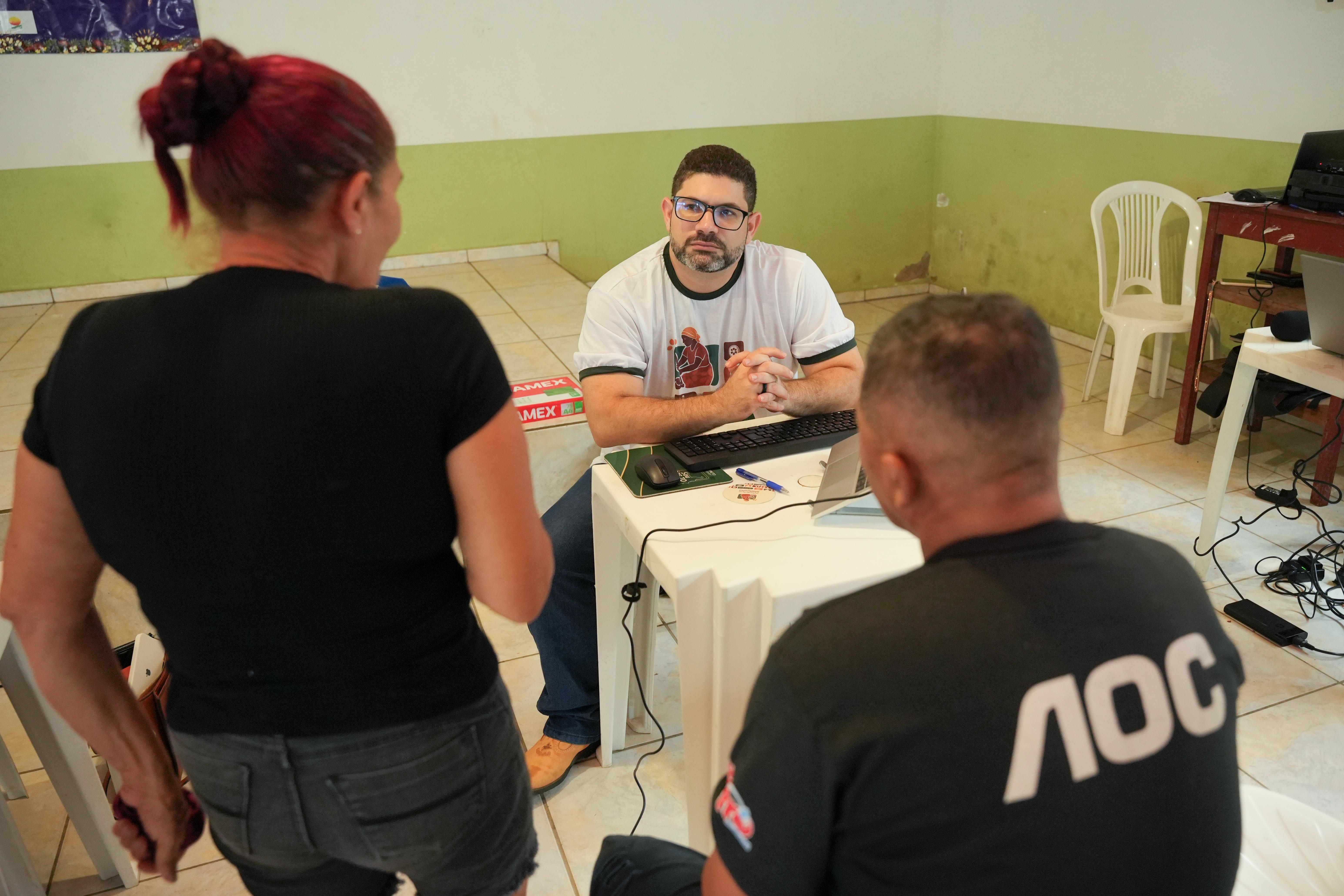 Defensor público Alexandre Maia realizou atendimentos individuais