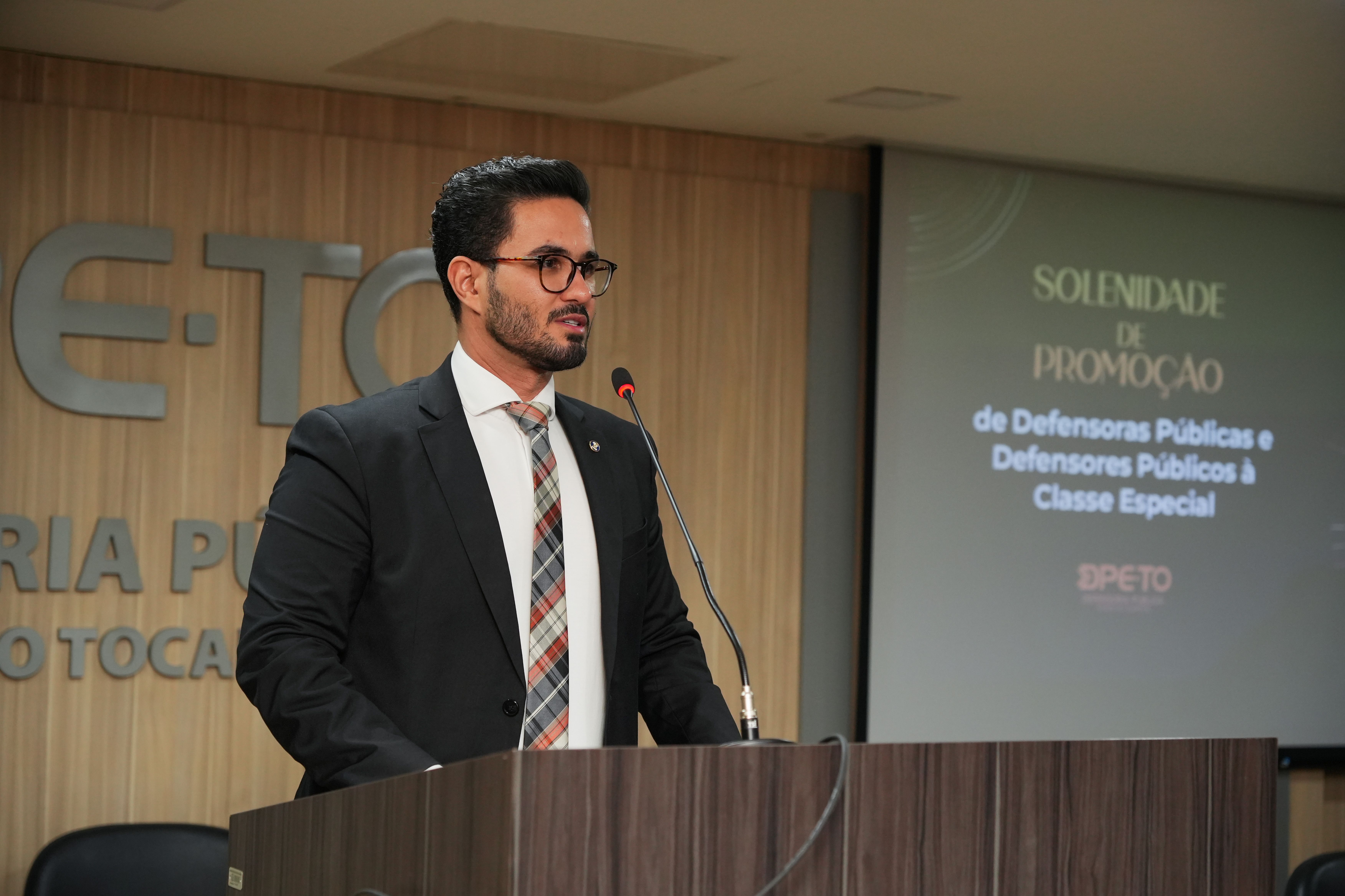 Presente na solenidade, o juiz-membro da classe de Juristas, Renan Albernaz de Souza