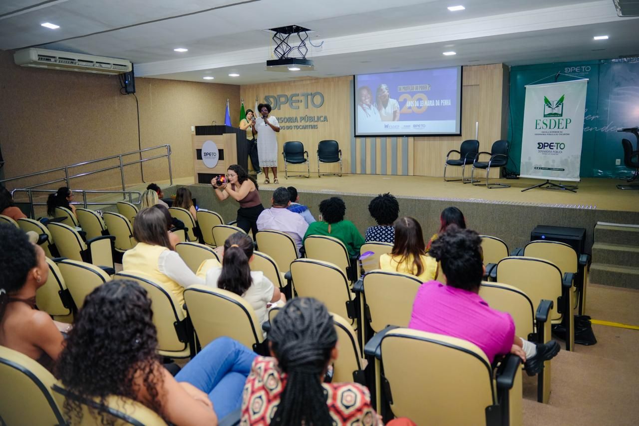 O evento, promovido pelo Nudem em parceria com a Esdep, aconteceu no auditório da sede de atendimentos da DPE-TO