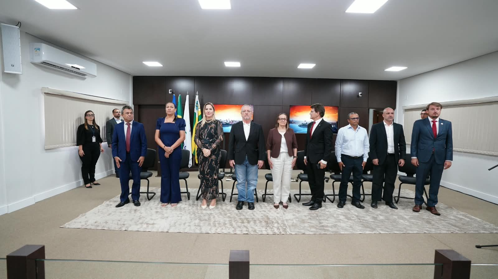 Defensoria Pública entre as autoridades presentes na solenidade