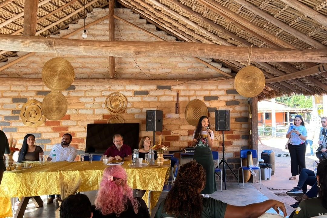 "“Foi uma honra estar na Festa da Colheita do Mumbuca, reafirmando o compromisso da Defensoria Pública de ampliar o acesso à Justiça", disse a defensora pública Patrícia Araújo de Brito
