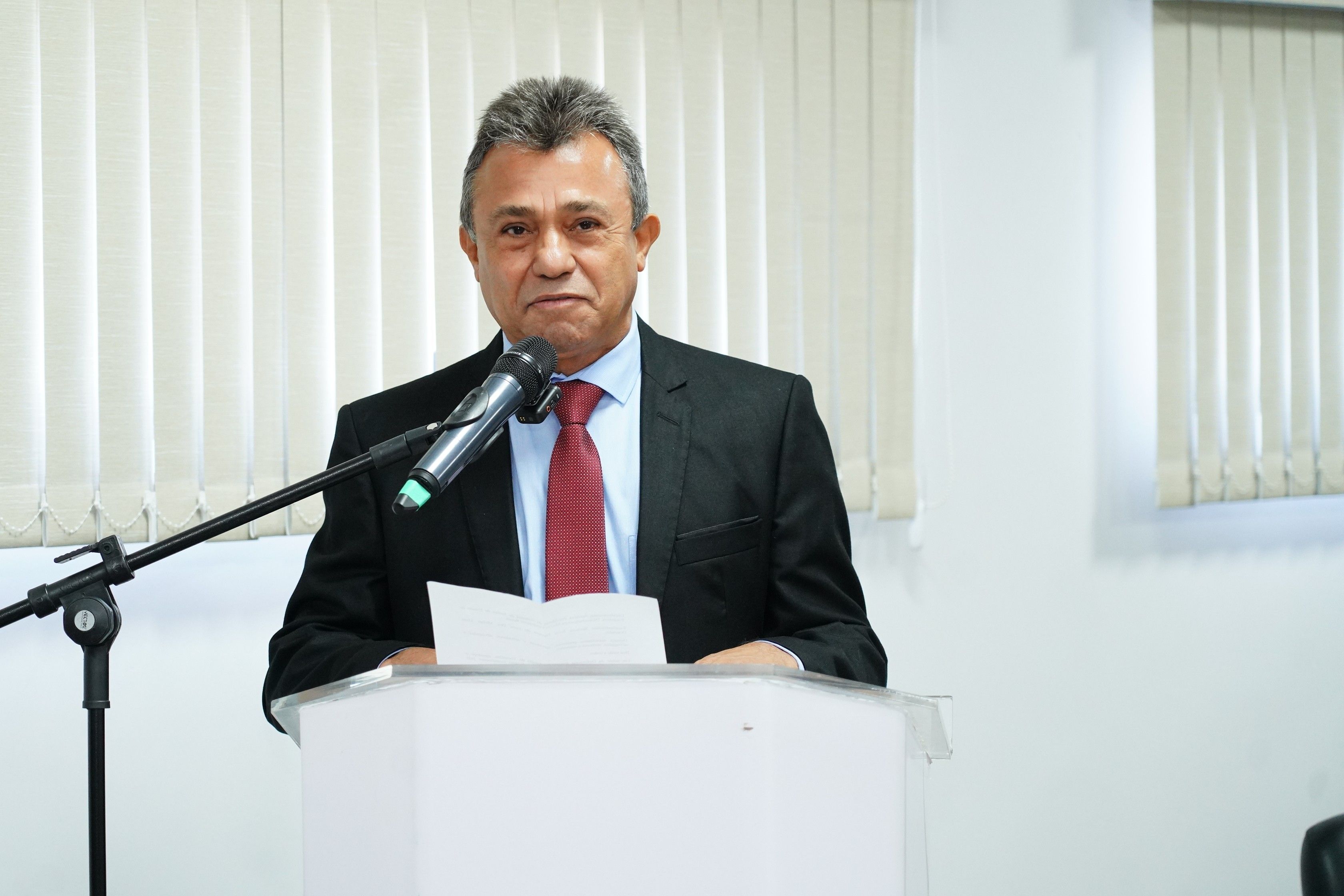 Em seu momento de fala, o defensor Kita Maciel destacou que a entrega fortalece a atuação da Justiça no município