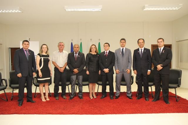 Autoridades do dispositivo de honra.