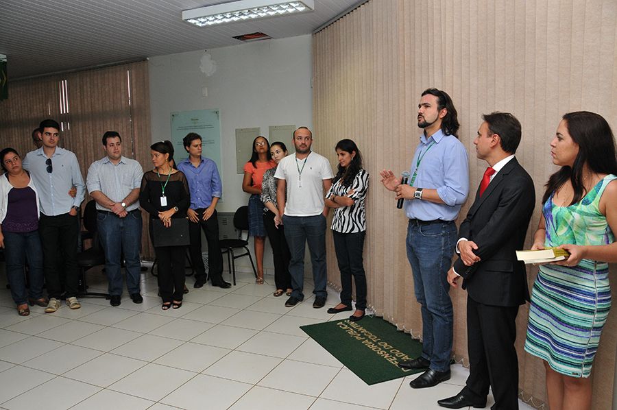 Coordenador de Projetos e Recursos Rodrigo Araújo, defensor público geral, Marlon Amorim e  a diretora do Núcleo Regional, defensora pública Kênia Martins, Membros e Servidores da Defensoria Pública