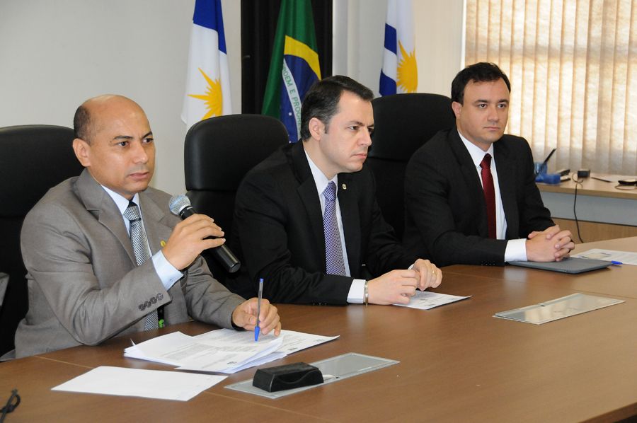 Defensor público Edivan de Carvalho Miranda, subdefensor público geral, Alexandre Augustus Elias El Zayek e o gerente de normas da Diretoria de Autorregulação da Federação Brasileira dos Bancos – FEBRABAN, Evandro Zuliani.