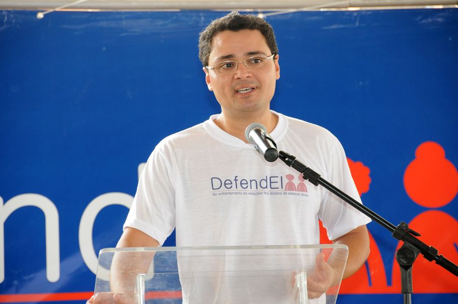 Presidente do Sindicato dos Servidores, Francisco Bruno, em pronunciamento