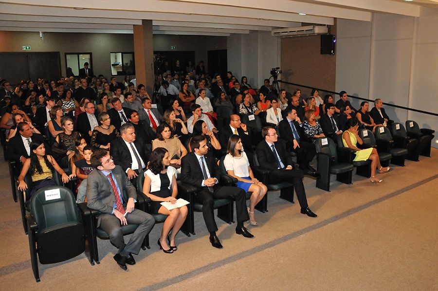 Defensores  empossados, famíliares, Membros e Servidores
