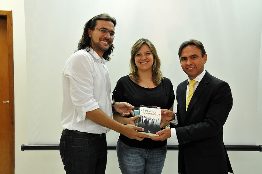 Rodrigo Araújo, defensora pública e diretora regional Larissa Pultrini e o defensor público geral, Marlon Amorim