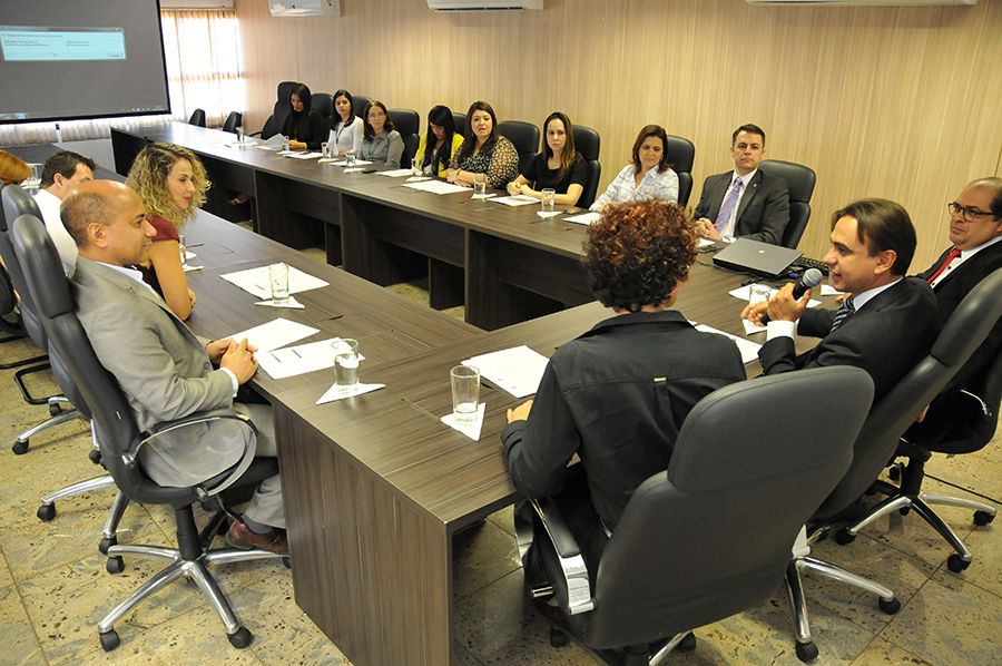 Pronunciamento do defensor público geral, Marlon Amorim, durante lançamento da revista jurídica