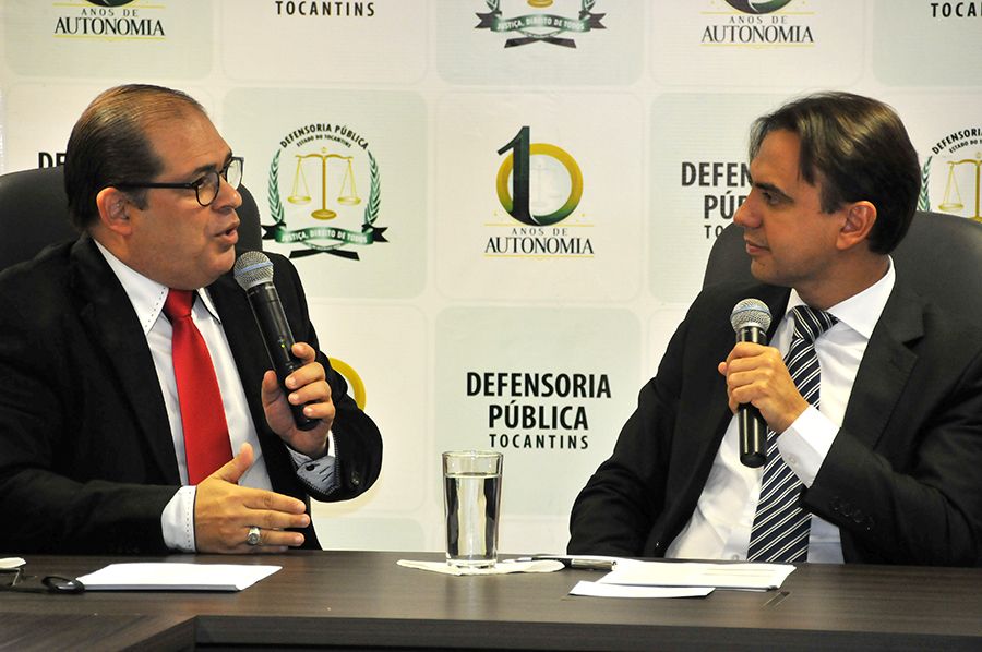 Reitor da UFT, Márcio da Silveira e o defensor público geral Marlon Amorim
