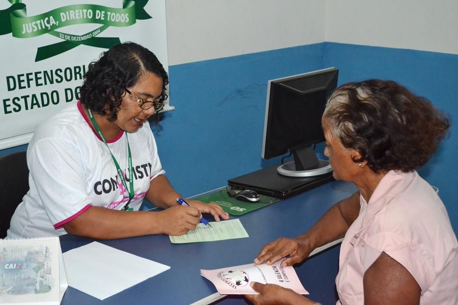 Atendimento jurídico no evento em parceria com a Secretaria da Mulher.