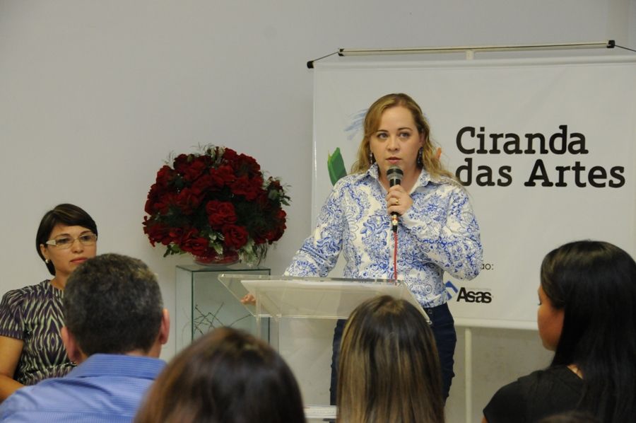 Defensora Pública Lara Gomides