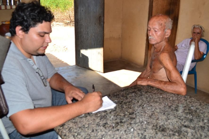 Defensor Hud Ribeiro em atendimento em Sítio Taquari.